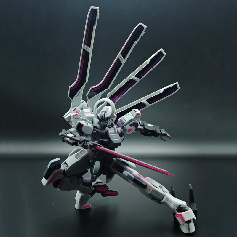 Model Kit Valkyrie - HG 1/144 Schwarzette The Witch From