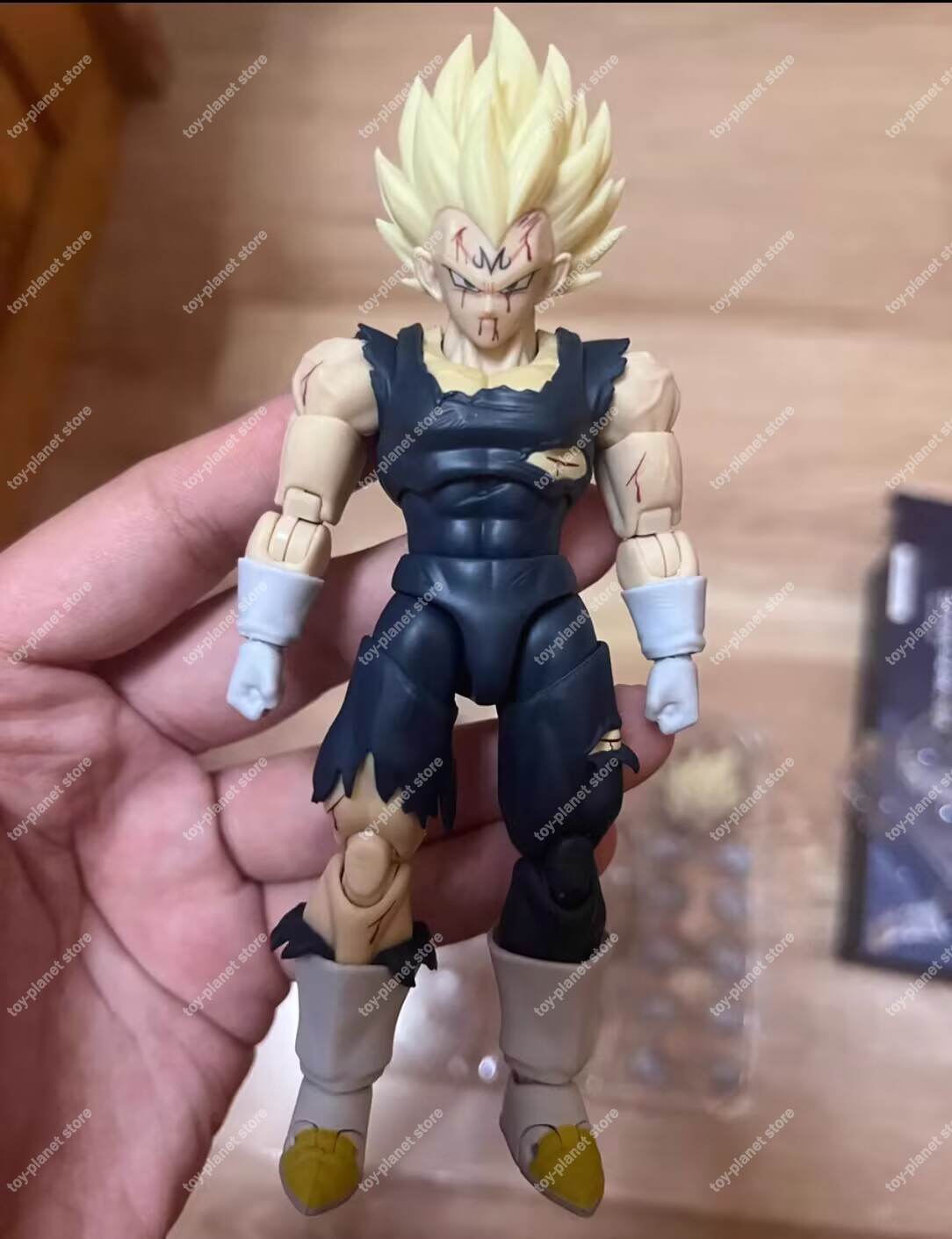 Black Hole Toys Demons Awakene - Model Kit Vegeta recensione e prezzo