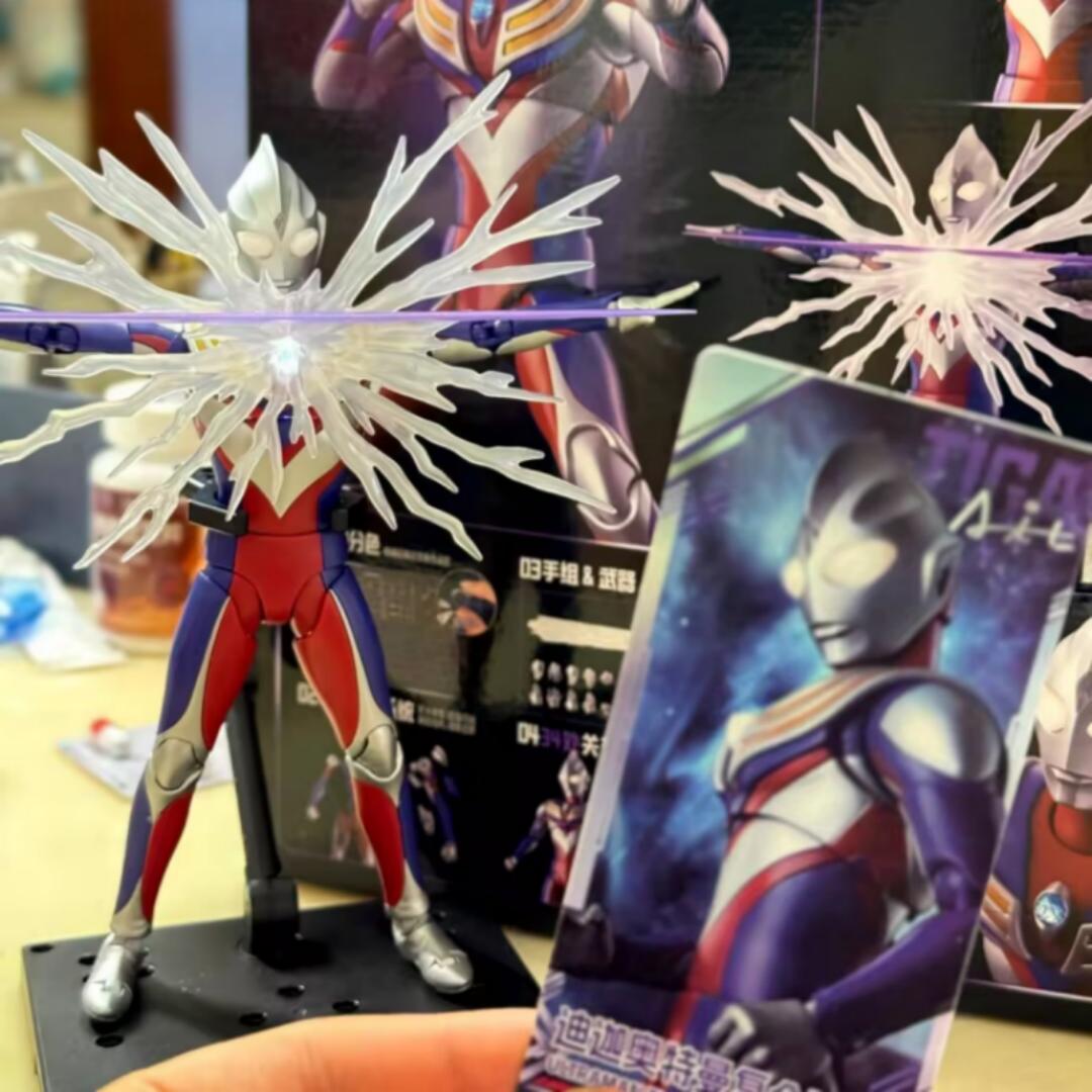 18cm Blokees Ultraman Tiga Leg - Model Kit Ultraman Tiga recensione e prezzo