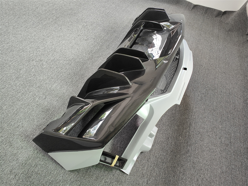 New Half Carbon Fiber Rear Bum - Model Kit Lamborghini recensione e prezzo