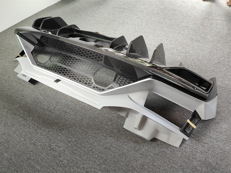 New Half Carbon Fiber Rear Bum - Model Kit Lamborghini recensione e prezzo