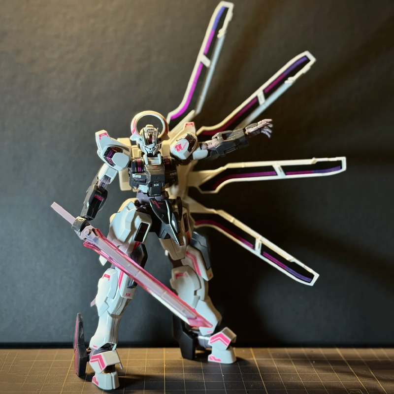 HG 1/144 Schwarzette The Witch - Model Kit Valkyrie recensione e prezzo